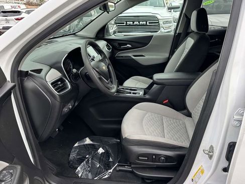 Used 2018 Chevrolet Equinox LT image 18