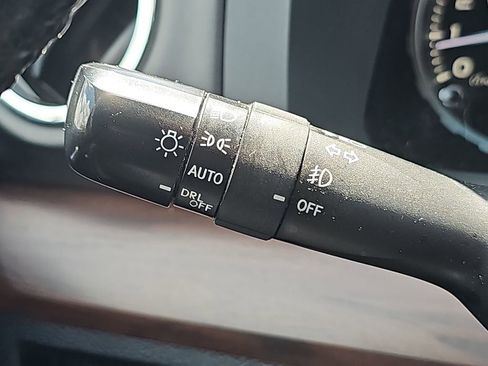 Used 2018 Toyota Tundra Limited w/ Limited Premium Package AWD/4WD image 30