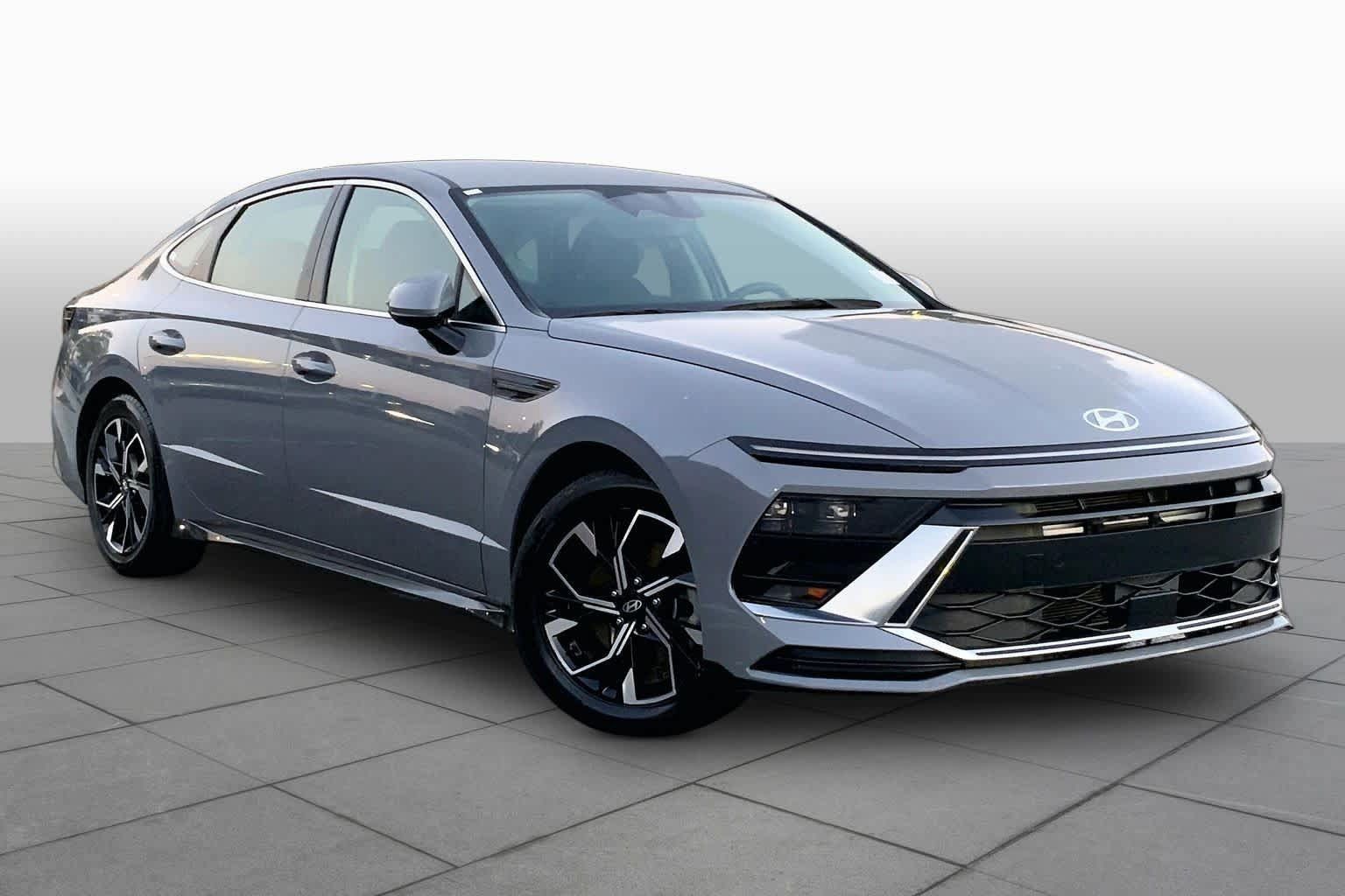 Used 2024 Hyundai Sonata SEL FWD image 3