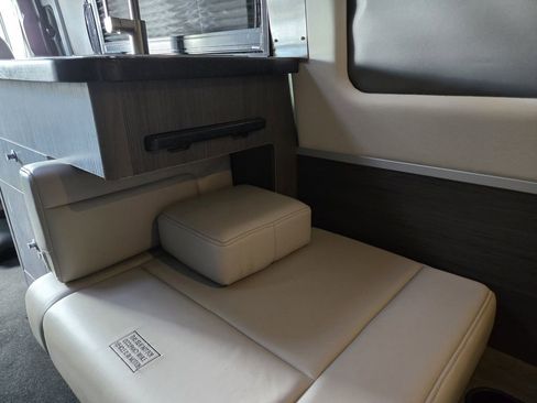 Used 2021 Mercedes-Benz Sprinter 2500 image 19