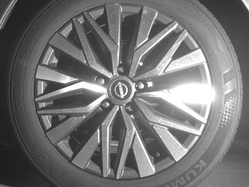 Used 2025 Nissan Altima 2.5 SV image 14