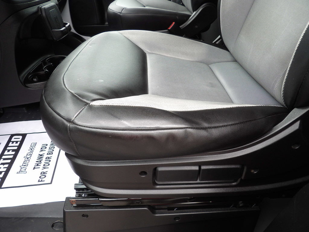 Used 2023 RAM ProMaster 2500 w/ Driver Convenience Group FWD image 18