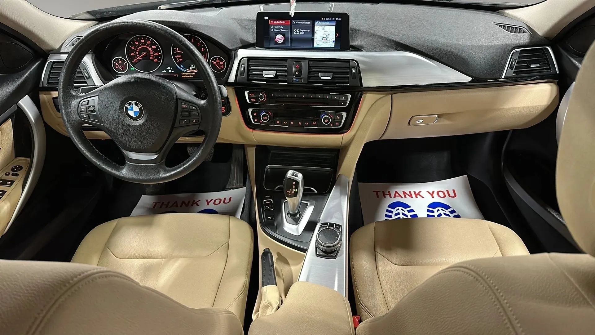 Used 2018 BMW 320i xDrive Sedan w/ Premium Package AWD/4WD image 18