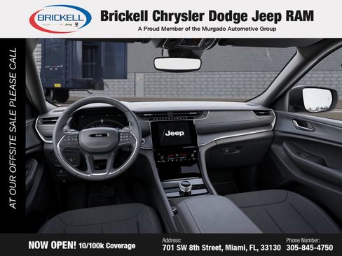 Used 2025 Jeep Grand Cherokee Laredo X AWD/4WD image 16