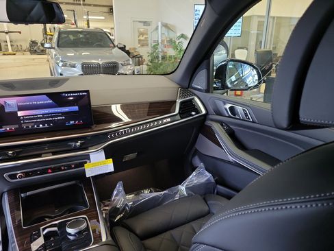 New 2026 BMW X5 xDrive40i AWD/4WD image 19