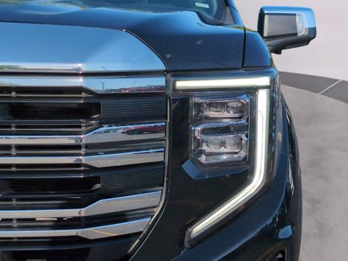 Used 2024 GMC Sierra 1500 SLT AWD/4WD image 36