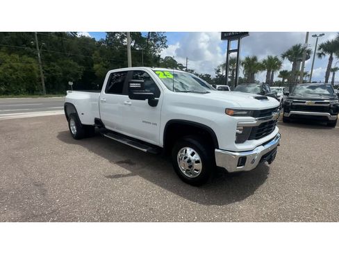 Used 2025 Chevrolet Silverado 3500 LT w/ Safety Package AWD/4WD image 8
