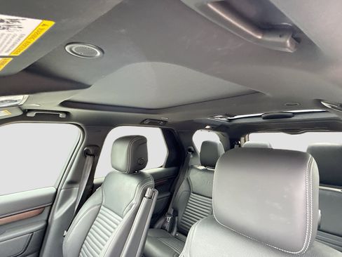 Used 2025 Land Rover Discovery Dynamic SE AWD/4WD image 28