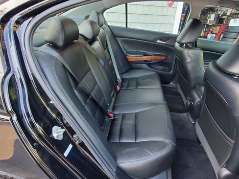 Used 2011 Honda Accord EX-L image 12