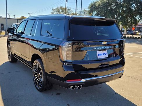 New 2026 Chevrolet Suburban High Country image 3