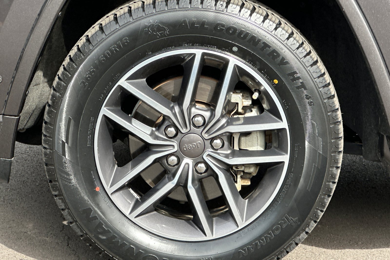 Used 2019 Jeep Grand Cherokee Overland AWD/4WD image 35