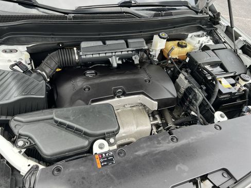 Used 2019 Buick Envision Essence w/ LPO, Road Trip Package FWD image 26