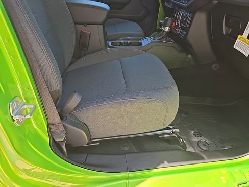 New 2025 Jeep Gladiator Rubicon w/ Safety Group image 81