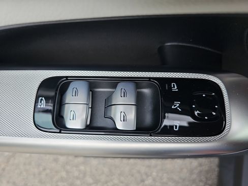 New 2026 Mercedes-Benz GLC 300 image 29