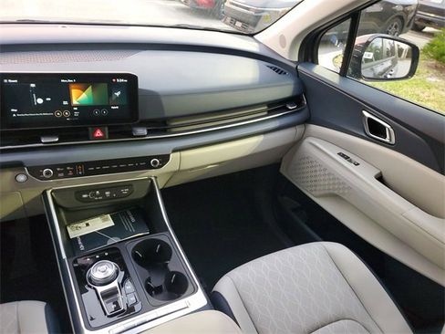 New 2026 Kia Carnival EX image 11