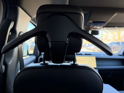 New 2026 Land Rover Defender 110 X-Dynamic SE image 25