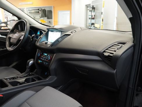 Used 2019 Ford Escape SE FWD image 33