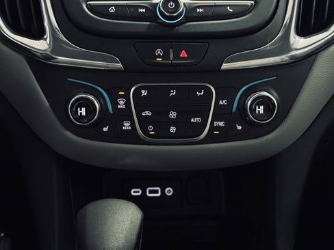 Used 2023 Chevrolet Equinox LT w/ Driver Convenience Package image 32