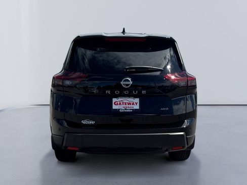 Used 2025 Nissan Rogue S image 4