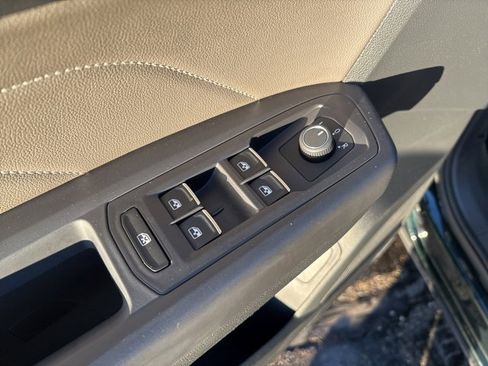 Used 2021 Volkswagen Atlas SE image 19