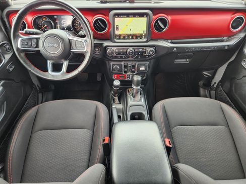 Used 2023 Jeep Wrangler Unlimited Rubicon w/ Cold Weather Group AWD/4WD image 8