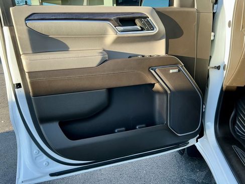 Used 2022 Chevrolet Silverado 1500 LTZ w/ LTZ Premium Package image 43