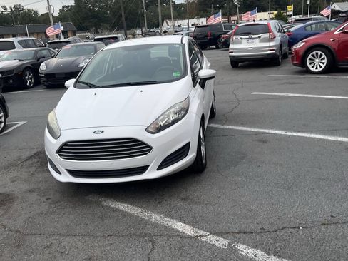 Used 2018 Ford Fiesta SE image 10