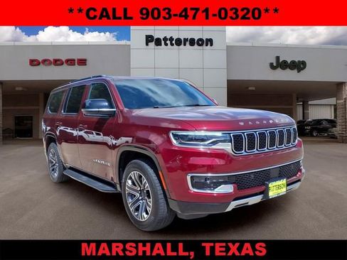 Used 2024 Jeep Wagoneer Series II w/ Flexible Seating Group RWD image 1