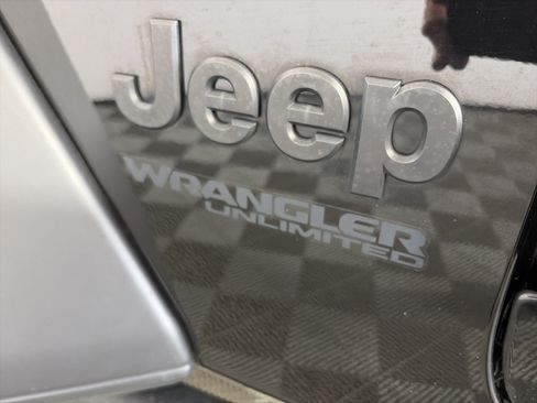 Used 2022 Jeep Wrangler Unlimited Sport AWD/4WD image 16