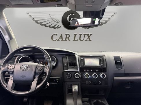 Used 2018 Toyota Sequoia TRD Sport AWD/4WD image 11