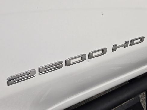 Used 2022 GMC Sierra 2500 SLE w/ SLE Value Package; AWD/4WD image 12