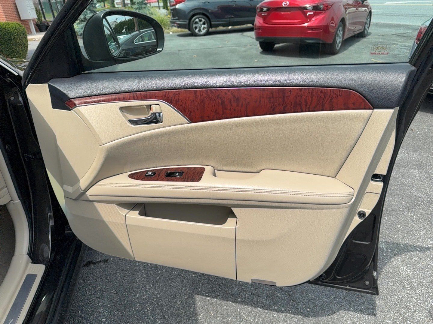 Used 2011 Toyota Avalon FWD image 21