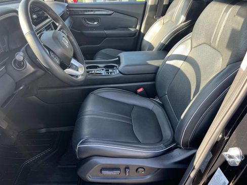 Used 2023 Honda Pilot Elite image 11