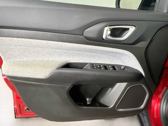 Used 2025 Jeep Compass Sport AWD/4WD image 29