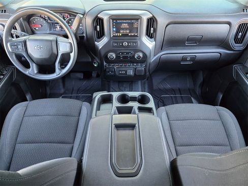 Used 2025 Chevrolet Silverado 2500 Custom w/ Custom Value Package image 15