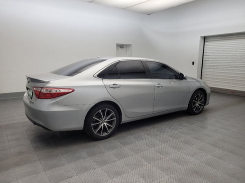 Used 2017 Toyota Camry XSE w/ Moonroof Package FWD image 10