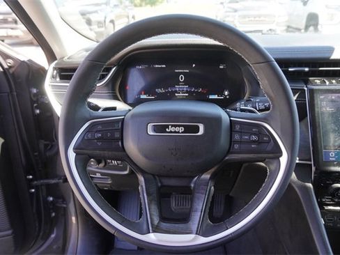 Used 2024 Jeep Grand Cherokee L Limited w/ Black Appearance Package image 29