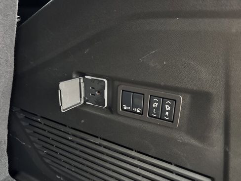 Used 2024 Chevrolet Tahoe RST w/ Sport Performance Package image 7