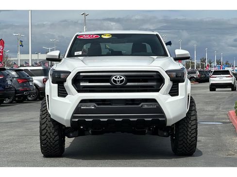 New 2025 Toyota Tacoma SR5 image 5