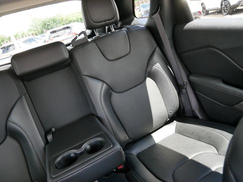 Used 2019 Jeep Cherokee Limited AWD/4WD image 14