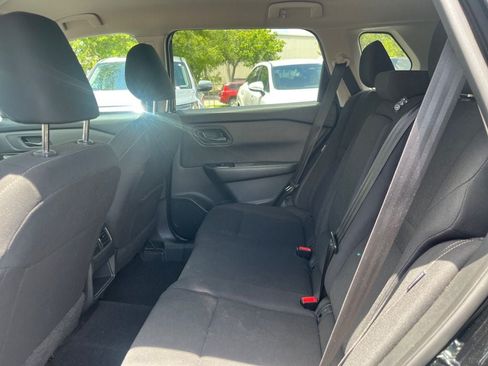 Used 2024 Nissan Rogue S AWD/4WD image 3