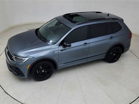 Used 2023 Volkswagen Tiguan SE R-Line image 79
