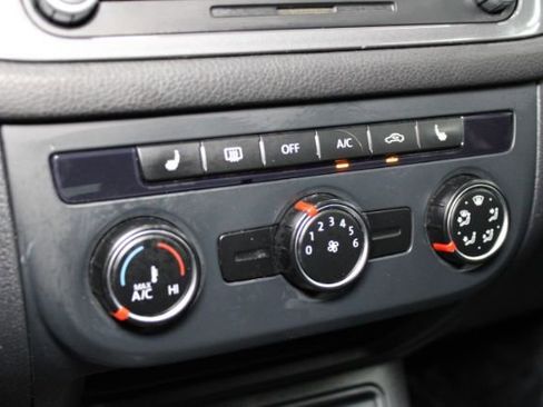 Used 2013 Volkswagen Tiguan S AWD/4WD image 17