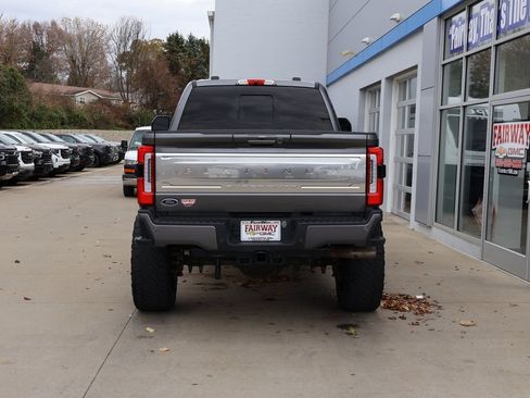 Used 2023 Ford F250 Platinum w/ FX4 Off-Road Package image 9