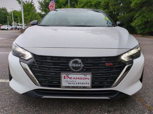 Used 2025 Nissan Sentra SR FWD image 9