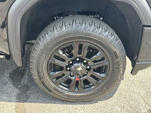 Used 2023 GMC Sierra 2500 Denali AWD/4WD image 14
