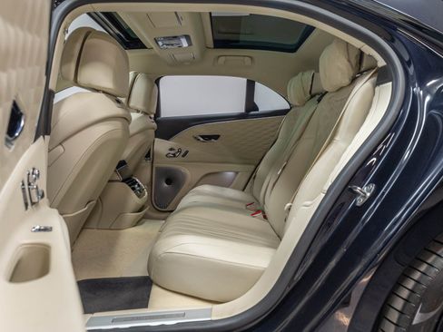 Used 2021 Bentley Flying Spur W12 AWD/4WD image 21