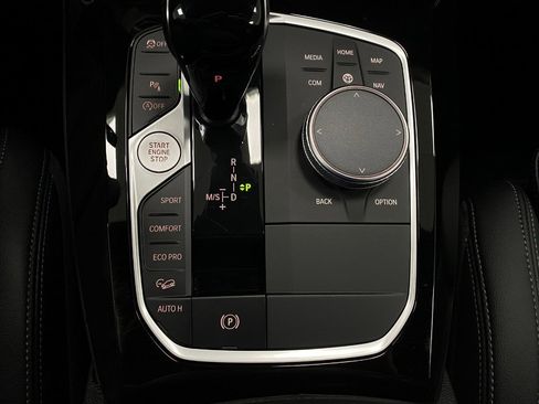 Certified 2025 BMW X4 xDrive30i image 27