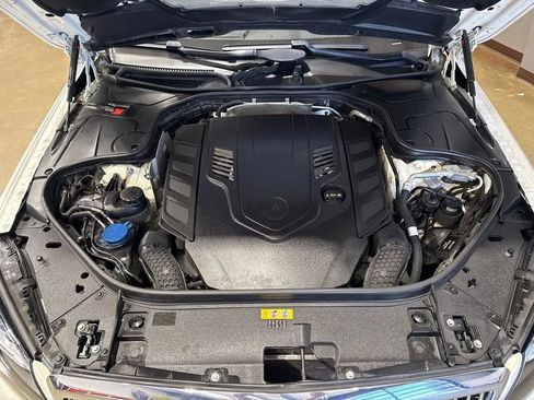 Used 2019 Mercedes-Benz Maybach S 560 4MATIC image 9