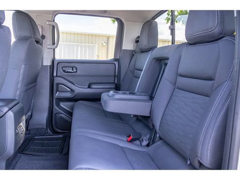 Used 2024 Nissan Frontier SV w/ SV Convenience Package AWD/4WD image 13